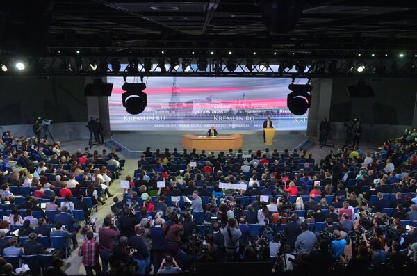 Одиннадцатая ежегодная большая пресс-конференция президента России Владимира Путина - Sputnik Абхазия