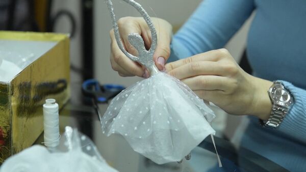 Дизайнер показала, как изготовить &quot;новогоднюю балерину&quot; - Sputnik Абхазия