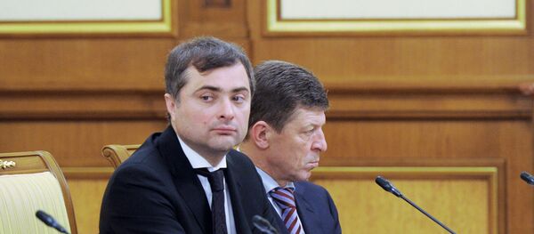 Владислав Сурков и Дмитрий Козак Владислав Сурков и Дмитрий Козак - Sputnik Абхазия