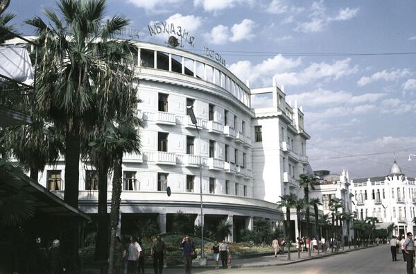 Гостиница Абхазия на улице Руставели в Сухуме. 01.07.1968. - Sputnik Абхазия