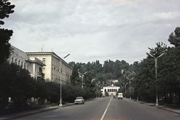 Улица Ленина в Сухум.  01.07.1968. - Sputnik Абхазия