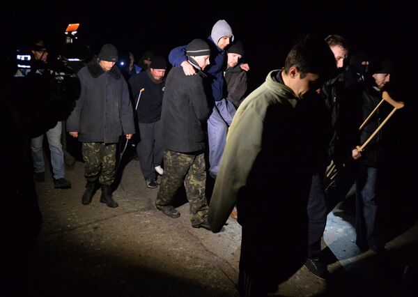 Обмен пленными между ополченцами ДНР, ЛНР и украинскими силовикам. Архивное фото - Sputnik Абхазия