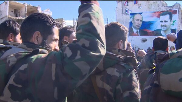 Сирийские солдаты скандировали Асад! Путин!в освобожденной Ар-Рабии - Sputnik Абхазия