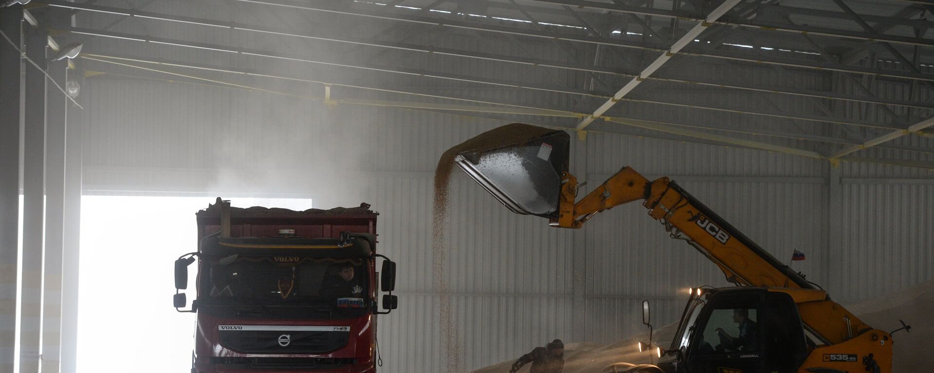 Открытие нового животноводческого комплекса в Новосибирской области - Sputnik Абхазия, 1920, 15.12.2025