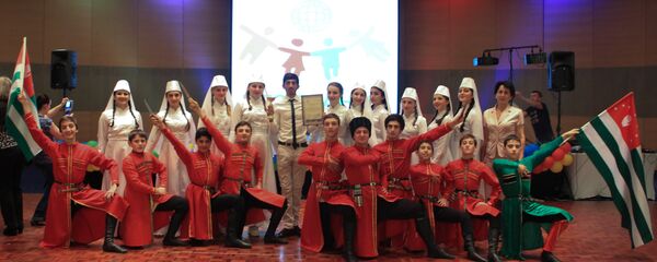 Гагратәи ақәыԥштә акәашаратә коллектив Нарҭи уи анапхгаҩи Асҭамыр Малиеи. Гагратәи ақәыԥштә акәашаратә коллектив Нарҭи уи анапхгаҩи Асҭамыр Малиеи. - Sputnik Аҧсны