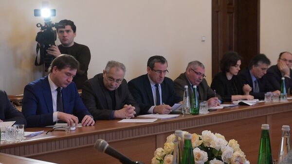 Президент поручил в два раза сократить налоги и создать преференции для предпринимателей - Sputnik Абхазия