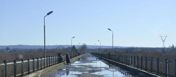Пограничный пункт Ингур в Гальском районе Пограничный пункт Ингур в Гальском районе - Sputnik Абхазия