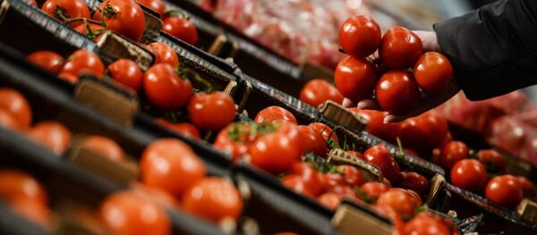 Помидоры в гипермаркете - Sputnik Абхазия