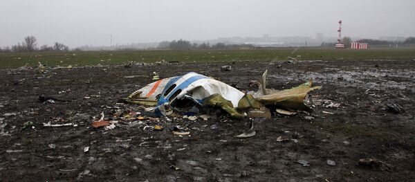 Пассажирский самолет Boeing-737-800 разбился при посадке в аэропорту Ростова-на-Дону Пассажирский самолет Boeing-737-800 разбился при посадке в аэропорту Ростова-на-Дону - Sputnik Абхазия