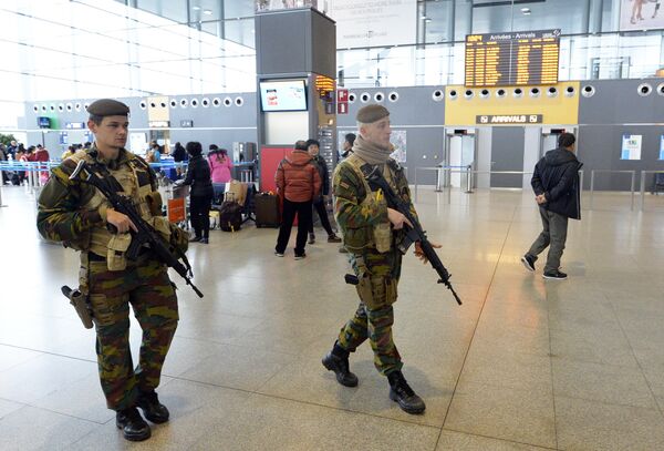 Полиция в аэропорту Брюсселя. Архивное фото. - Sputnik Абхазия