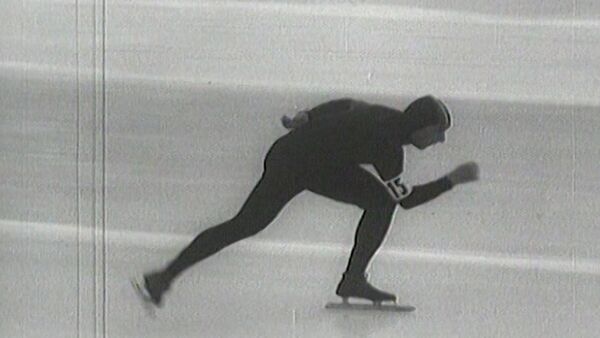 Победные выступления конькобежца Евгения Гришина на ОИ 1956 года в Италии - Sputnik Абхазия