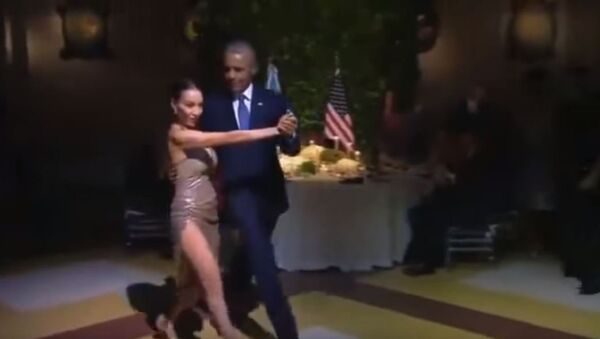 Обама исполнил страстный танец с аргентинкой на глазах у супруги - Sputnik Абхазия