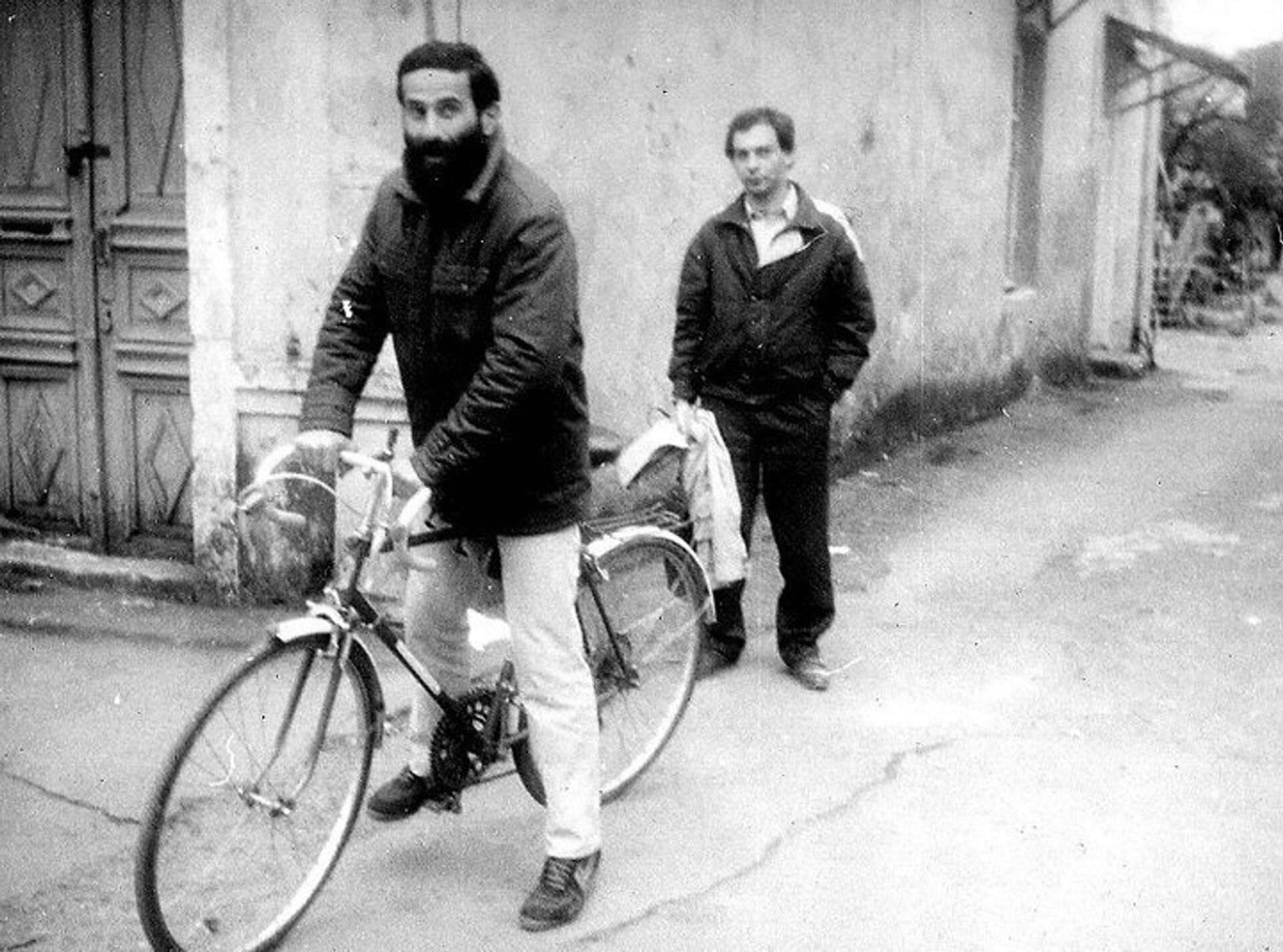 Мушни Хварцкия на велосипеде - Sputnik Абхазия, 1920, 06.12.2021