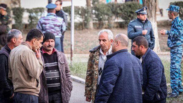 В бой идут одни старики: отправка добровольцев в Карабах - Sputnik Абхазия