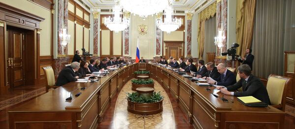 Премьер-министр РФ Д. Медведев провел заседание правительства РФ Премьер-министр РФ Д. Медведев провел заседание правительства РФ - Sputnik Абхазия