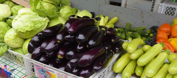 Продукты на прилавке сухумского рынка - Sputnik Абхазия