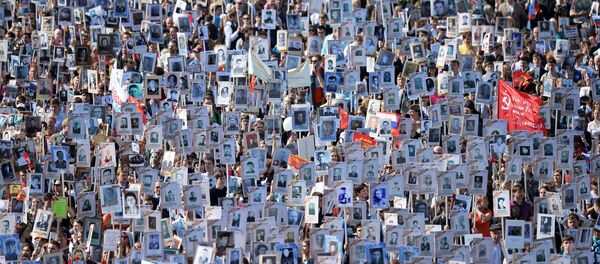 Шествие Региональной патриотической общественной организации Бессмертный полк Москва по Красной площади Шествие Региональной патриотической общественной организации Бессмертный полк Москва по Красной площади - Sputnik Абхазия