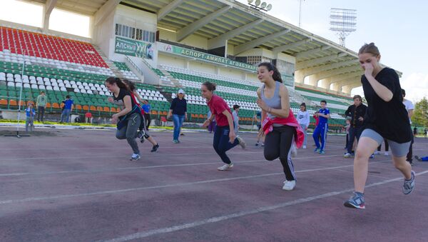 Тренировка легкоатлетов на республиканском стадионе. Архивное фото - Sputnik Абхазия