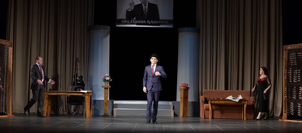 Аҿар ртеатр апремиератә спектакль Амцҳәаҩ даҭахыуп. Аҿар ртеатр апремиератә спектакль Амцҳәаҩ даҭахыуп. - Sputnik Аҧсны