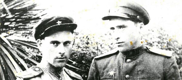 Ветеран Дмитрий Цугба (слева) Ветеран Дмитрий Цугба (слева) - Sputnik Абхазия