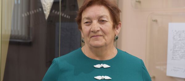 Аԥсны рапҳьатәи ахада Владислав Арӡынба ихьӡ зху Ахьӡ-аԥша амузеи аусуҩ Лиудмила Лазԥҳа. - Sputnik Аҧсны