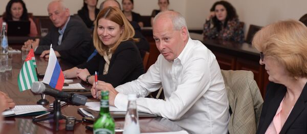 Встреча заместителя министра связи и массовых коммуникаций РФ Алексея Волина с представителями СМИ Абхазии - Sputnik Абхазия