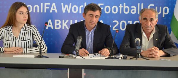 Атренер хада Џьума Кәарацхьелиа ипресс-конференциа. Атренер хада Џьума Кәарацхьелиа ипресс-конференциа. - Sputnik Аҧсны