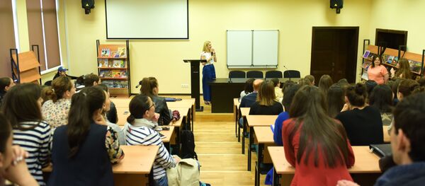 Лекция Астанды Чукбар в рамках проекта АГУ Talks Лекция Астанды Чукбар в рамках проекта АГУ Talks - Sputnik Абхазия