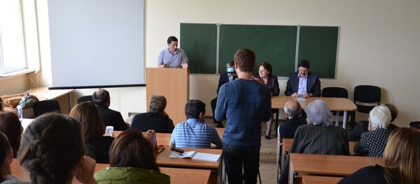 Апоет қәыԥш Инал Гыцба Сгәеисра-саамҭа захьӡу иҩымҭақәа реизга ҭыҵит - Sputnik Аҧсны