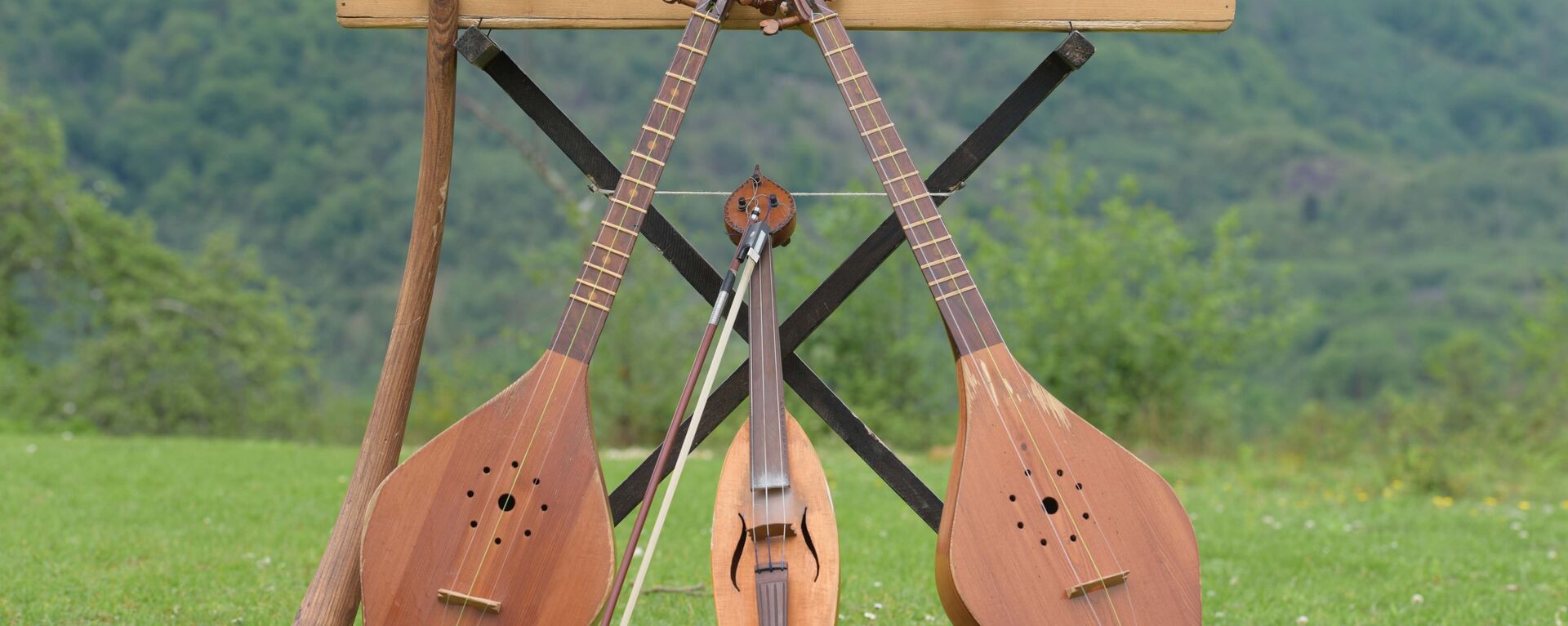 Изготовление музыкальных инструментов - Sputnik Абхазия, 1920, 17.06.2016