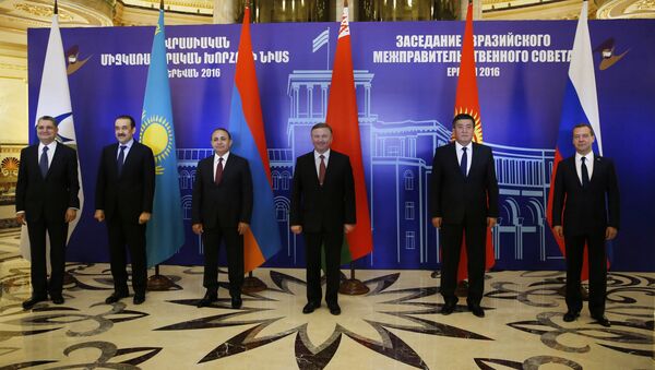 Премьер-министр РФ Д. Медведев в Ереване принимает участие в межправсовете ЕАЭС - Sputnik Абхазия
