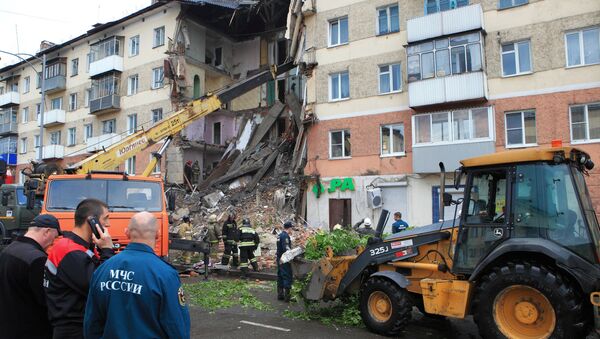 Обрушение подъезда пятиэтажного жилого дома в Междуреченске - Sputnik Абхазия