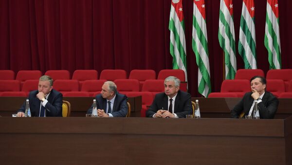 Встреча Президента Республики Абхазия Рауля Хаджимба с общественностью - Sputnik Абхазия