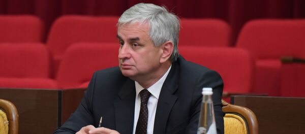 Встреча Президента Республики Абхазия Рауля Хаджимба с общественностью Встреча Президента Республики Абхазия Рауля Хаджимба с общественностью - Sputnik Абхазия