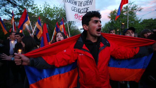 Факельное шествие в память жертв геноцида в Армении - Sputnik Абхазия