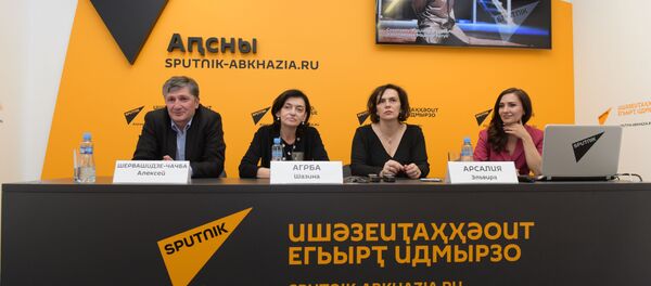Пресс-конференция по итогам фестиваля Стоянка человека Пресс-конференция по итогам фестиваля Стоянка человека - Sputnik Аҧсны