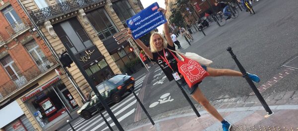 Перед решающим матчем в группе B на чемпионате Европы по футболу болельщики из России и Уэльса. Форматы: картинка - Sputnik Абхазия