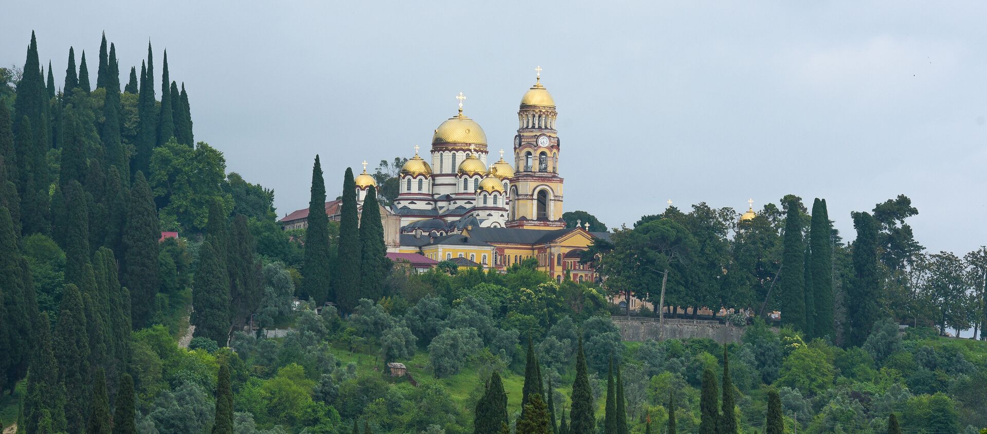 Вид на новоафонский монастырь - Sputnik Абхазия, 1920, 19.02.2017