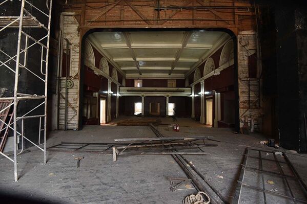 Сегодня здание театра Маяковского доживает свои последние дни. - Sputnik Абхазия