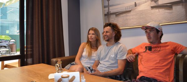 Российские серфингисты в Абхазии - Sputnik Абхазия