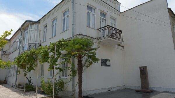 Дом, в котором жила семья Гулиа с 1913 года Дом, в котором жила семья Гулиа с 1913 года - Sputnik Абхазия