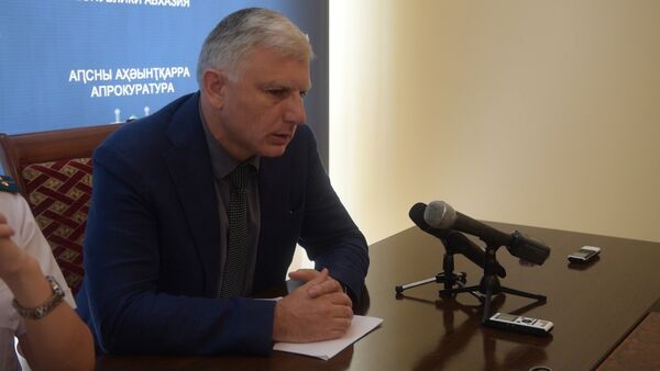 Генпрокурор Ломия рассказал о расследовании беспорядков у МВД Абхазии - Sputnik Абхазия