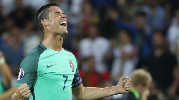 Игрок сборной Португалии Криштиану Роналду радуется победе - Sputnik Абхазия