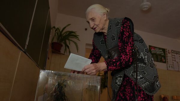 Голосование на референдуме в Абхазии - Sputnik Абхазия