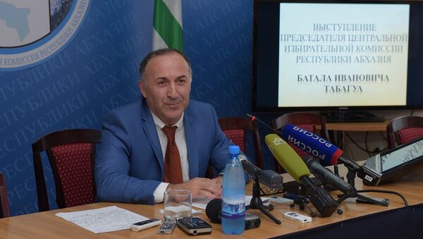 Пресс-конференция председателя ЦИК Батала Табагуа. - Sputnik Абхазия