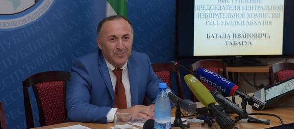 Пресс-конференция председателя ЦИК Батала Табагуа. - Sputnik Абхазия