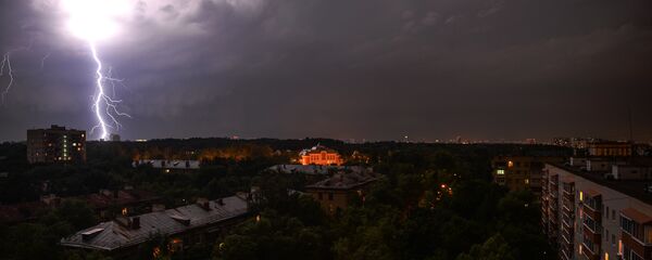 Ливень и штормовой ветер. Архивное фото - Sputnik Абхазия