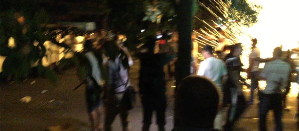 Кадры с места столкновения полиции и демонстрантов в Ереване - Sputnik Абхазия