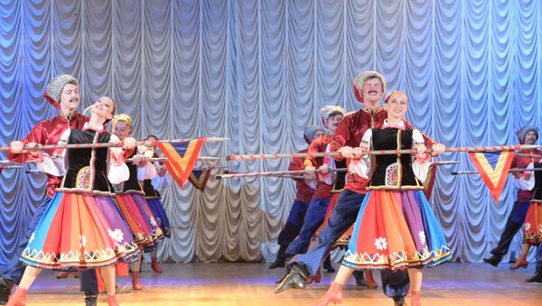 Два этнических коллектива на абхазской сцене. Кадры концерта - Sputnik Абхазия