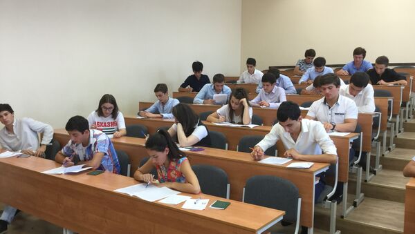Вступительные экзамены в АГУ - Sputnik Абхазия